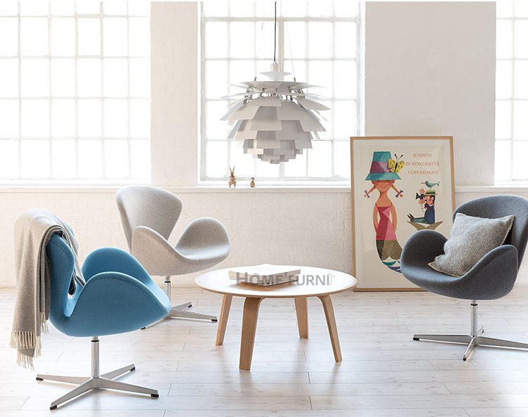 Ghế SWAN được Arne Jacobsen thiết kế vào năm 1958 cho khách sạn Hoàng Gia Copenhagen (Đan Mạch). Tương tự như ghế EGG hay ghế Womb, ghế SWAN cũng là sản phẩm không được sản xuất hàng loạt.
