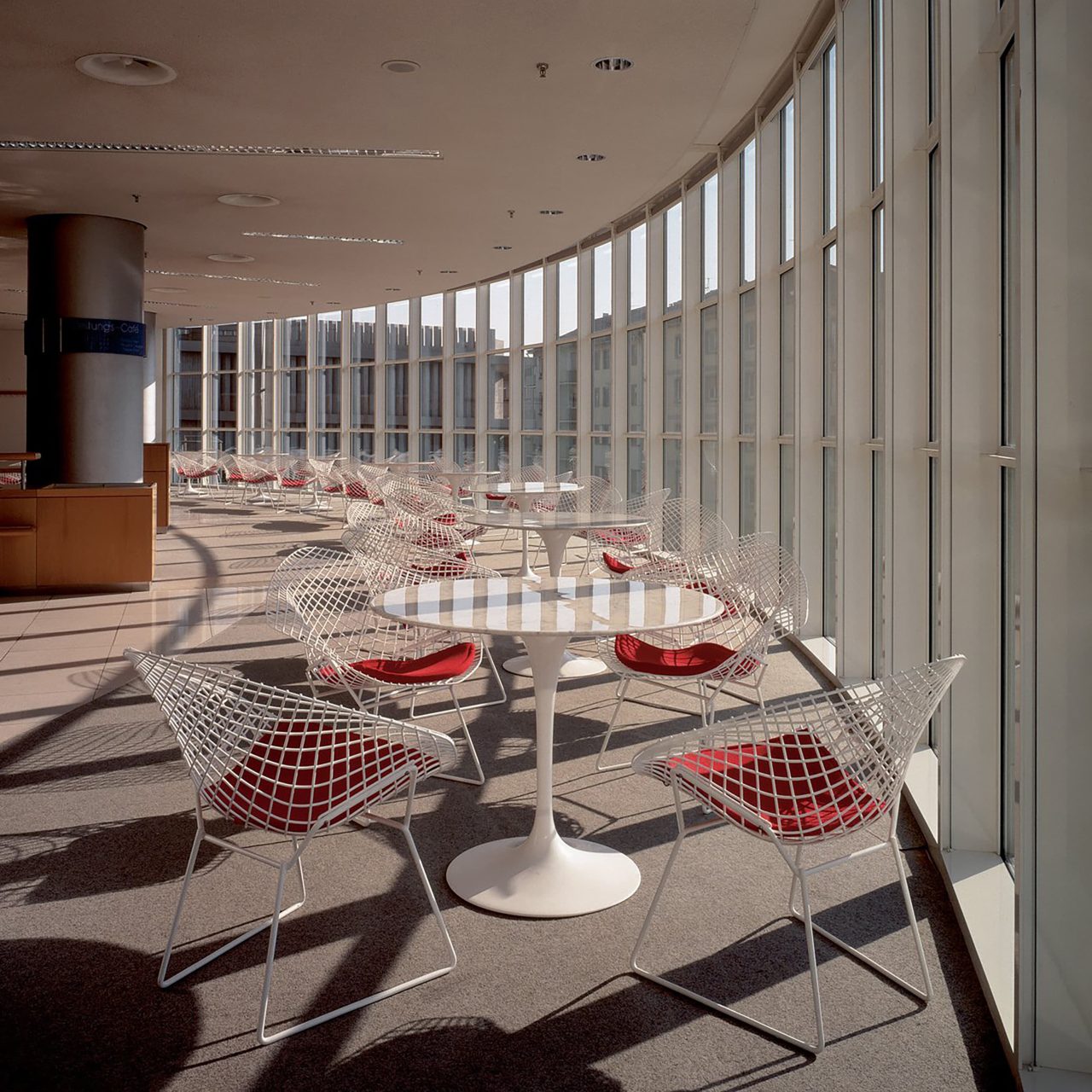 Bertoia Diamond 3 Bertoia Diamond - Ảnh 3